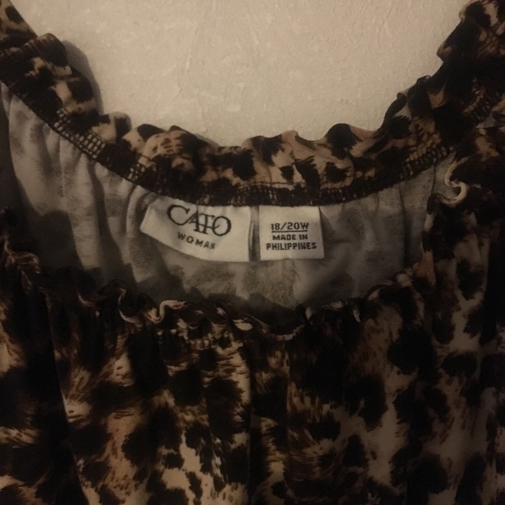 Black/brown print blouse.